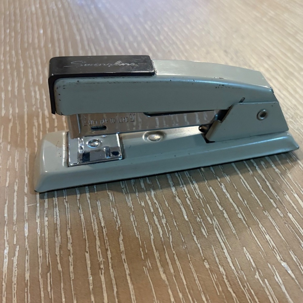 Vintage‎ Small Metal Swingline #711 W/R gray Stapler made in USA